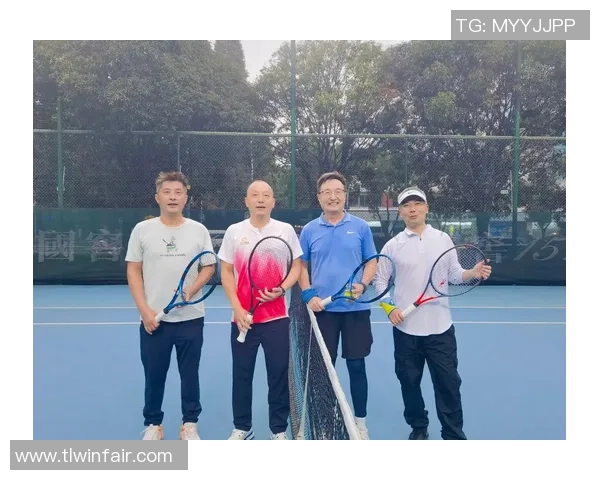 赛后分析：成都网球队与南京网球队的默契配合与战术探讨