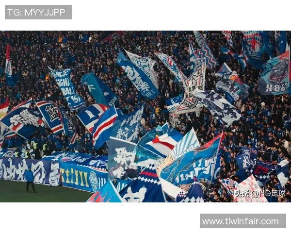 足球巨星欧文亲临中国展开足球推广活动引发热烈反响